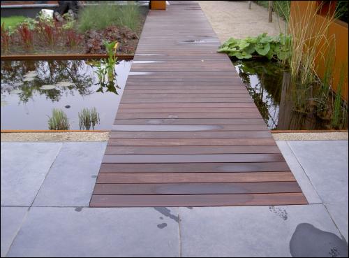 Vijver - en vlonderaanleg